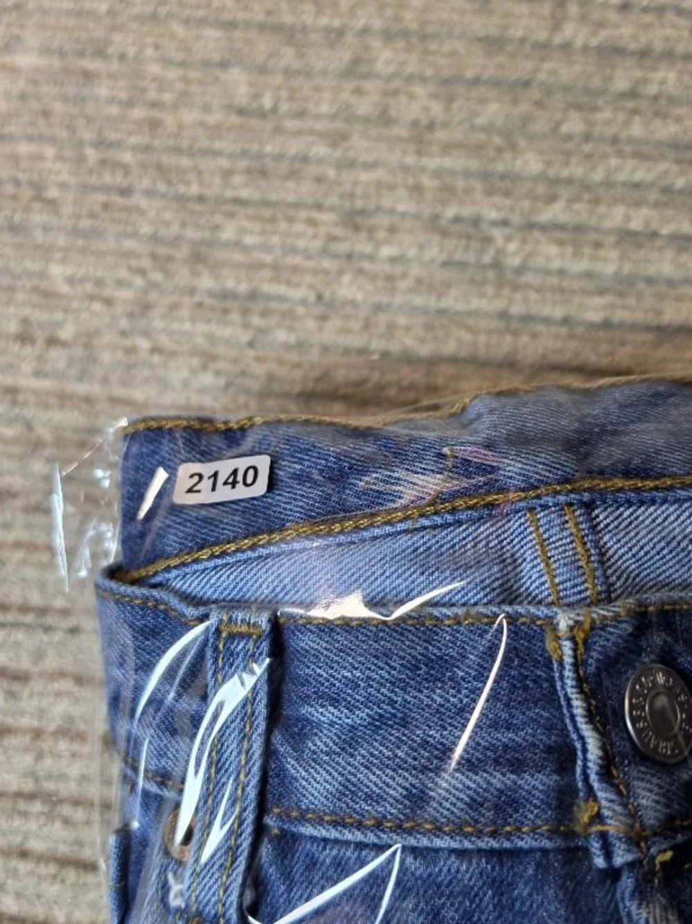 Levis 501 Original Fit Jeans Mens 31x32 Blue Straight Leg Button Fly 00501-0193